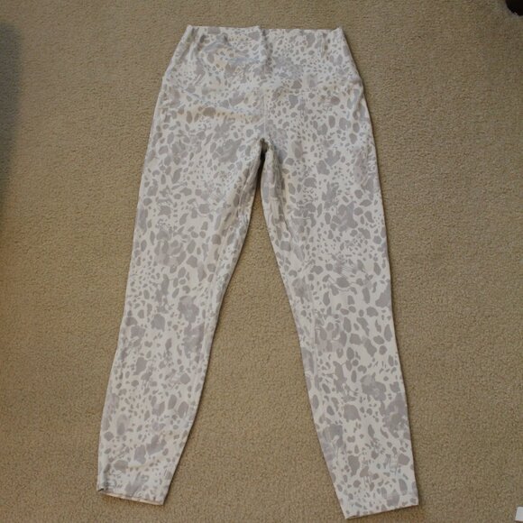 Lululemon Align Leggings - Chetah Print! Size 8 - Picture 3 of 6